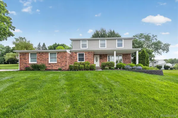 31136 Carriage Hill CT, Farmington Hills, MI 48331