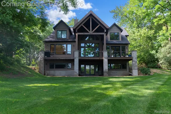 11590 Sumpter DR, Green Oak Township, MI 48178