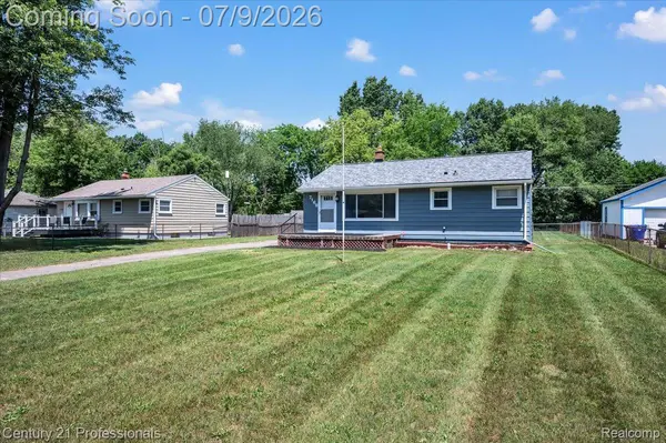 7168 Wedworth ST, Waterford Charter Township, MI 48327