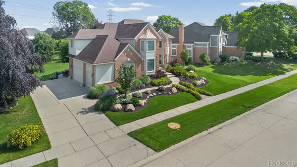 13335 Diegel DR, Shelby Charter Township, MI 48315
