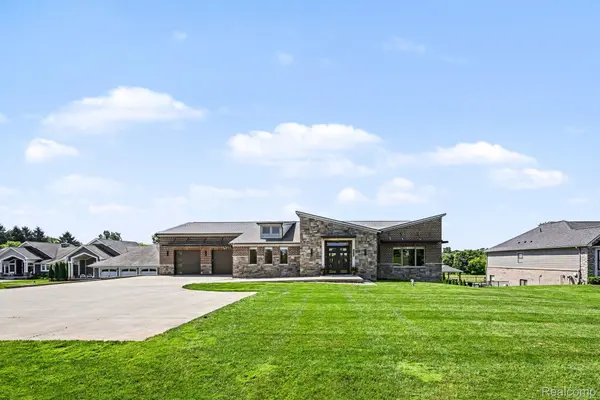 2943 Sleeth RD, Commerce Charter Township, MI 48382