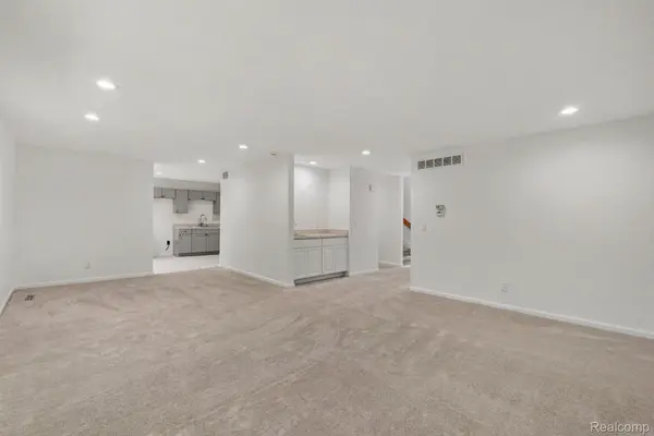 2056 Walden CT, Flint Charter Township, MI 48532