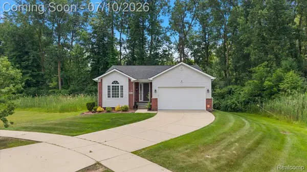 29561 S Pine Grove DR, Huron Charter Township, MI 48164