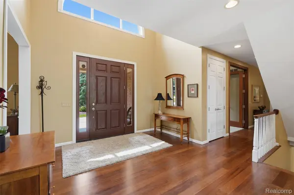 5110 Kitson LN, West Bloomfield Charter Township, MI 48324