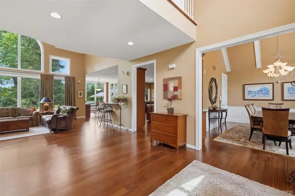 5110 Kitson LN, West Bloomfield Charter Township, MI 48324