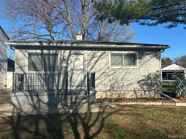 4471 CROISSANT ST, Dearborn Heights, MI 48125