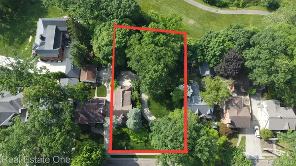 939 S HIGHLAND ST, Dearborn, MI 48124