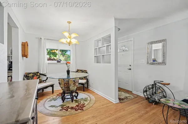 24804 Rosalind AVE, Eastpointe, MI 48021