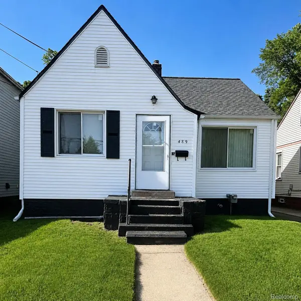 489 Central AVE, Pontiac, MI 48341