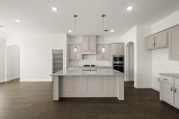 220 Pine Leaf Trail, Waxahachie, TX 75165