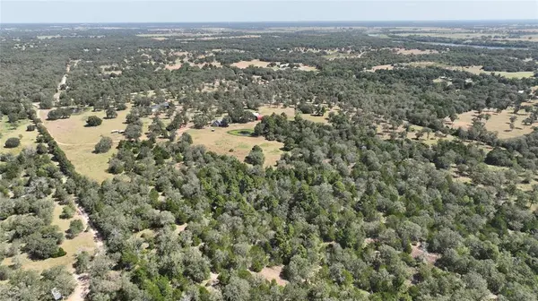 213 Joe Cole Lane, Smithville, TX 78957