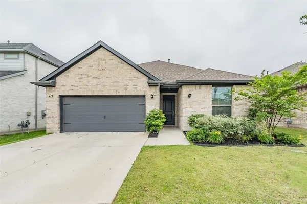 601 Bethpage Drive, Red Oak, TX 75154