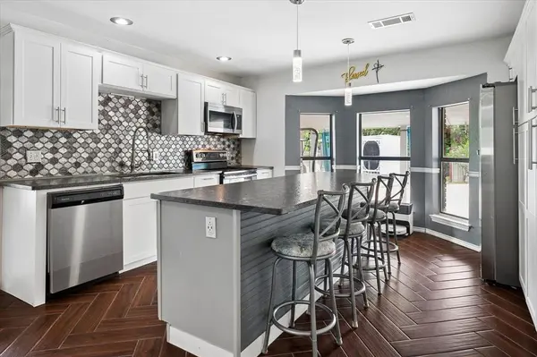 9716 Windsor Circle, Fort Worth, TX 76140