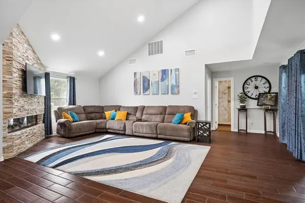9716 Windsor Circle, Fort Worth, TX 76140