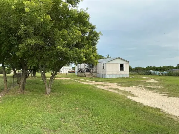 109 McKelvain Street, Oglesby, TX 76561