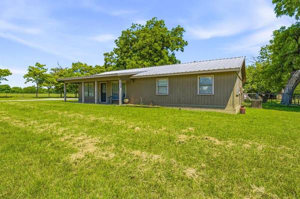 1105 Indian Creek Drive, Comanche, TX 76442
