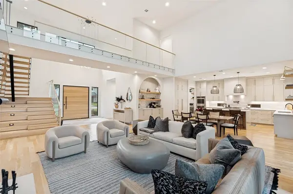 9885 Mixon Drive, Dallas, TX 75220