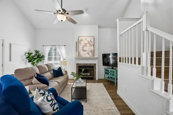 217 Cimarron Trail #5, Irving, TX 75063