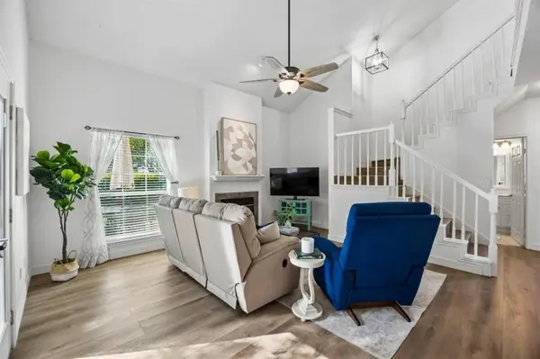 217 Cimarron Trail #5, Irving, TX 75063