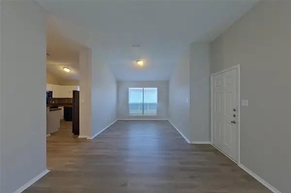 10525 Flamewood Drive, Fort Worth, TX 76140