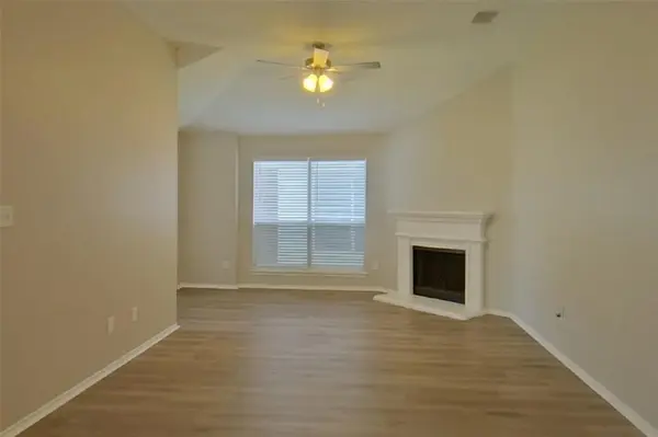 10525 Flamewood Drive, Fort Worth, TX 76140