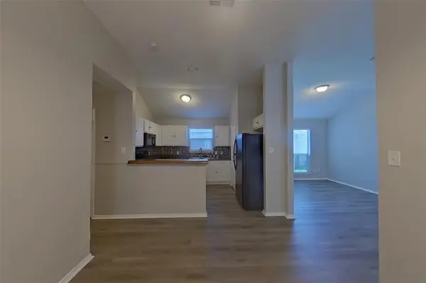 10525 Flamewood Drive, Fort Worth, TX 76140