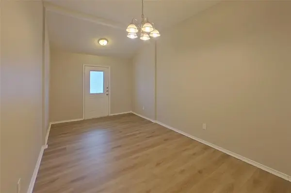 10525 Flamewood Drive, Fort Worth, TX 76140