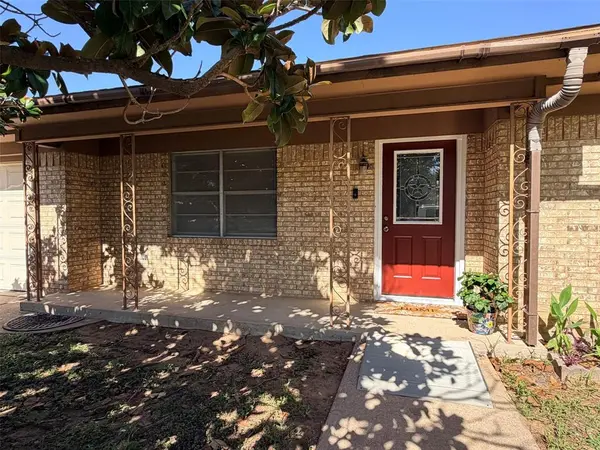 307 N Victor Street, Comanche, TX 76442