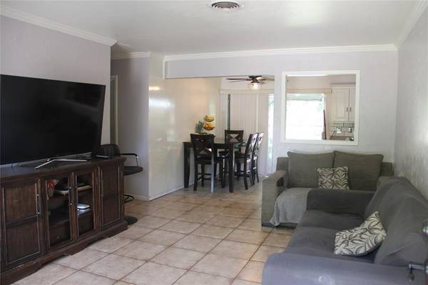 1708 Westcrest Drive, Arlington, TX 76013