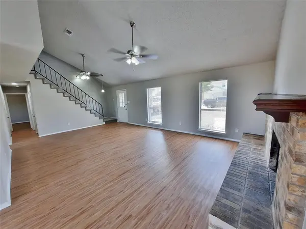 2646 Winslow Drive, Grand Prairie, TX 75052