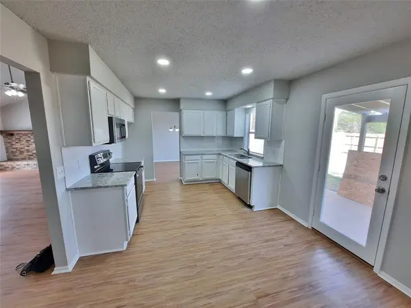 2646 Winslow Drive, Grand Prairie, TX 75052