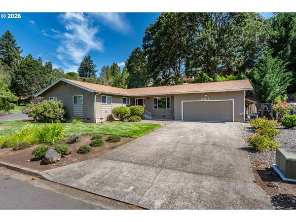 209 NORTH RIVER DR, Roseburg, OR 97470