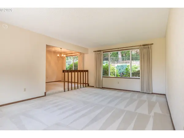 209 NORTH RIVER DR, Roseburg, OR 97470