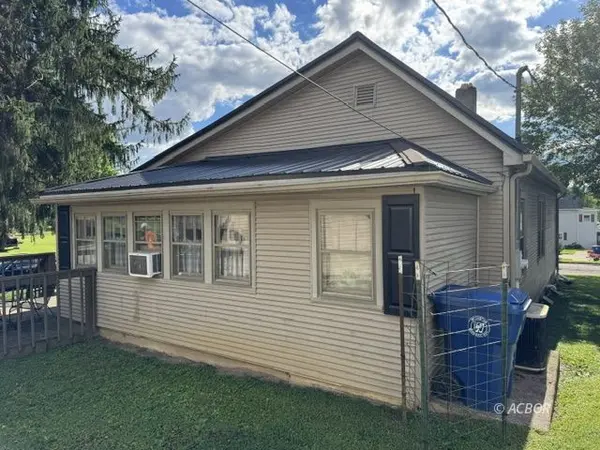 302 N New York Ave, Wellston, OH 45692
