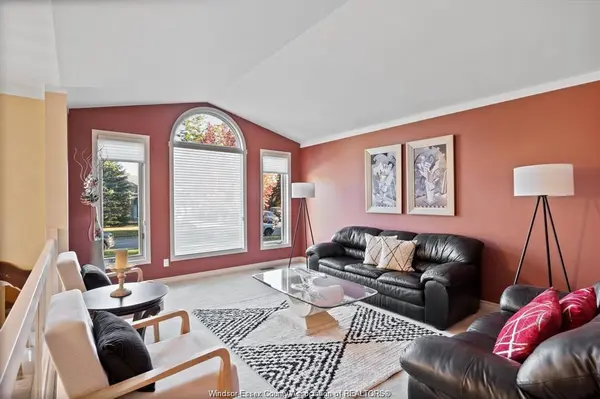 640 DELAWARE, Lasalle, ON N9J 3J8