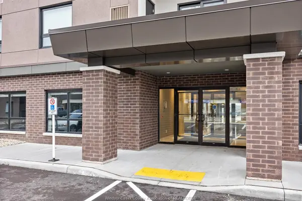 11870 TECUMSEH Road East #303, Tecumseh, ON N8N 0J5