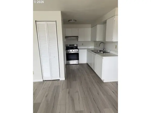 574 E REEDER DR, Hermiston, OR 97838