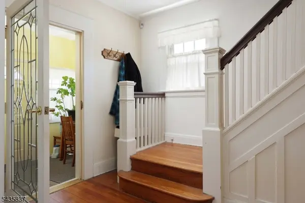 17 Wellesley St, Maplewood Twp., NJ 07040