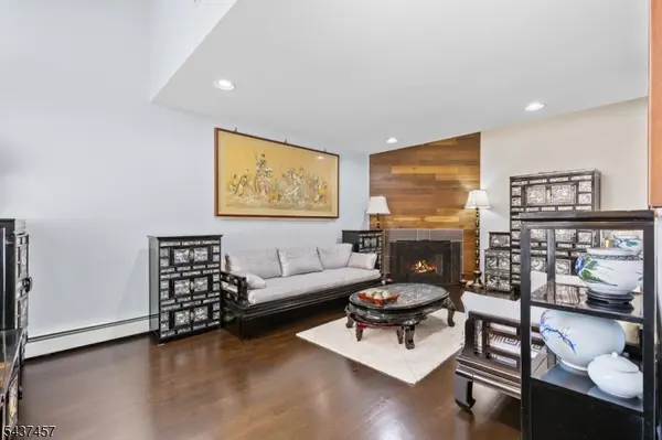 19 Schindler Dr, Rockaway Twp., NJ 07866