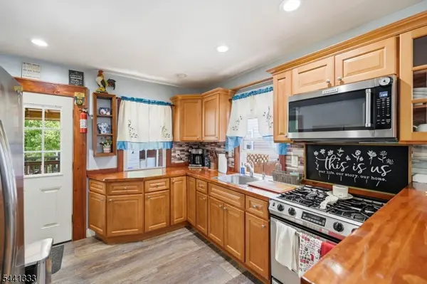 207 Buchanan St, Linden City, NJ 07036
