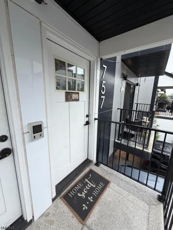 757 Seaport Dr, Elizabeth City, NJ 07201