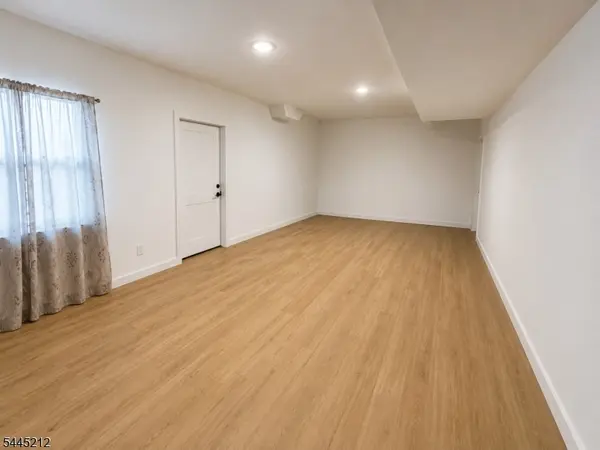 757 Seaport Dr, Elizabeth City, NJ 07201