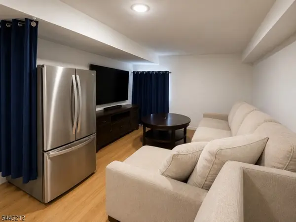 757 Seaport Dr, Elizabeth City, NJ 07201