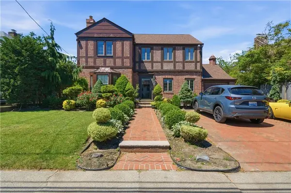 187 Beach 136th ST, Rockaway Park, NY 11694