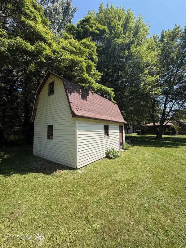 10483 Elms RD, Montrose Twp, MI 48457
