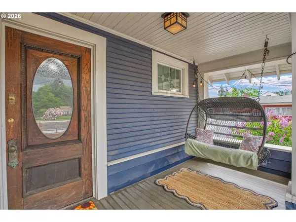 318 S Ivy ST, Canby, OR 97013