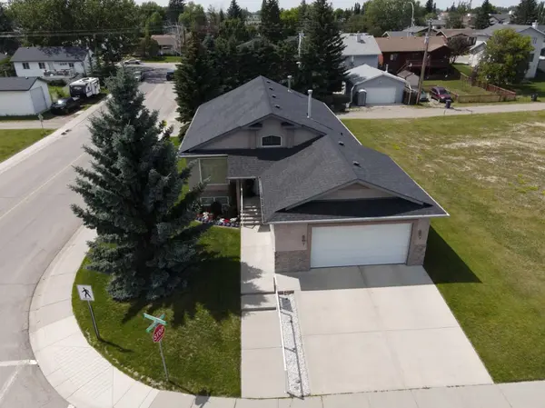 328 Parkview EST, Strathmore, AB T1P1K8