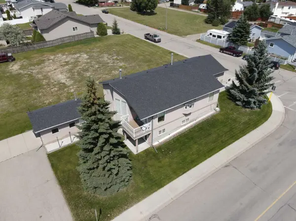 328 Parkview EST, Strathmore, AB T1P1K8