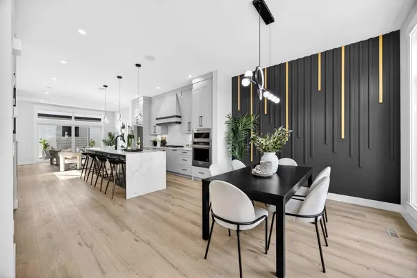 107 Hartford RD NW, Calgary, AB T2K 2A7