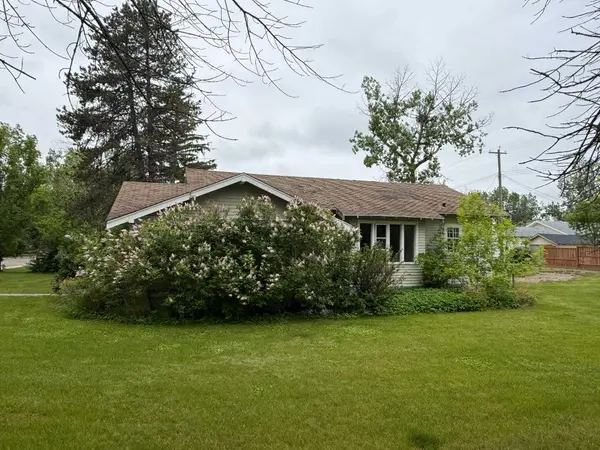 502 1 ST S, Vulcan, AB T0L 2B0